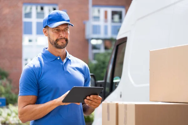 Delivery Man Worker Using Tablet Truck Transport Service — Stock Photo, Image