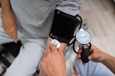 Yüksek kardiyovasküler kan basıncı. Hipertansiyon Sağlık Hizmetleri