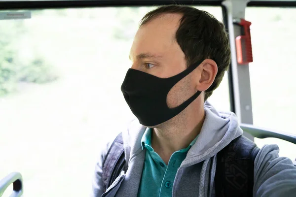 Чоловік Громадському Автобусі Масці Обличчя — стокове фото