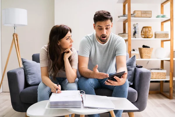 Familj Ekonomiska Problem Att Stress Över Skuld Och Pengar — Stockfoto