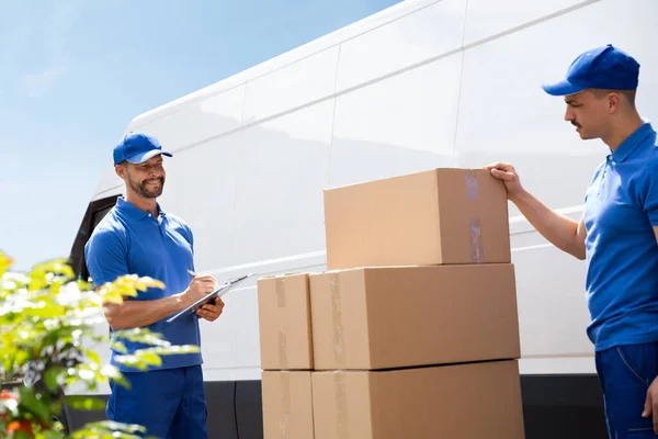 Van Courier Profesionální Stěhováci Vyložit Truck — Stock fotografie