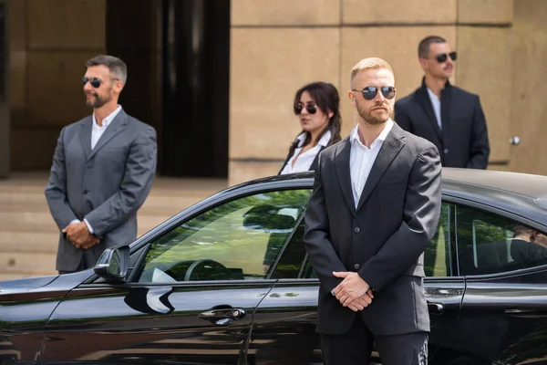 Business Security Guard Service Aan Het Werk Buurt Van Luxe — Stockfoto