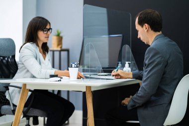 Müşteri İmzalama Sözleşmesi. Hapşırık Muhafızları tarafından korunuyor.