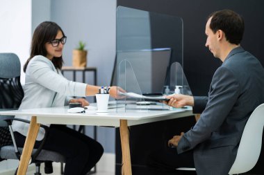 Müşteri İmzalama Sözleşmesi. Hapşırık Muhafızları tarafından korunuyor.