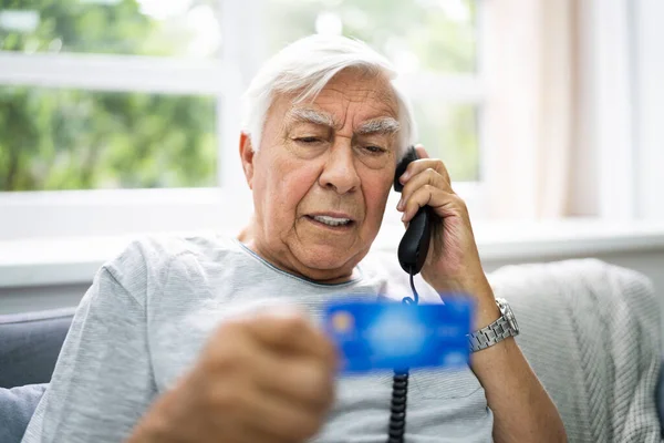 Starszy Scam Call Senior Finansowanie Oszustwa Emerytalne — Zdjęcie stockowe