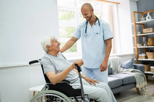 Hemtjänst För Gamla Patienter Och Stödtjänster — Stockfoto