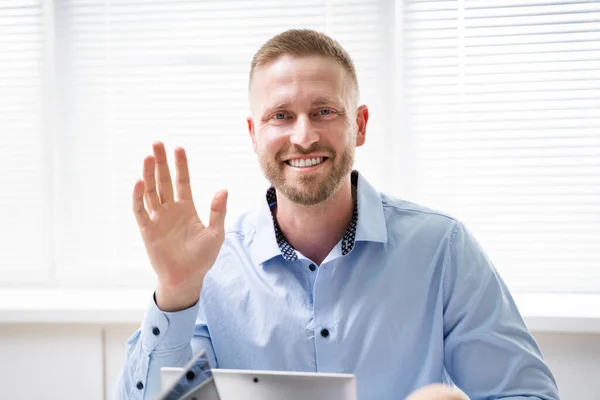 Man Porträtt Vifta Hej Videokonferens — Stockfoto