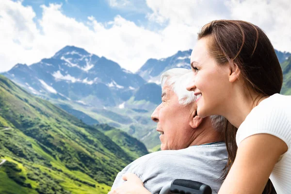 Anciano Feliz Hombre Discapacitado Silla Ruedas —  Fotos de Stock