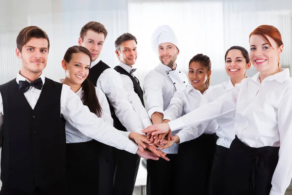 Equipo Diverso Camareros Personal Hospitalidad Uniforme — Foto de Stock