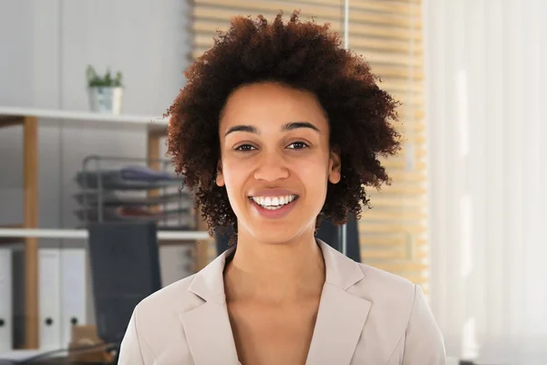 Smiling Young Woman Portrait Workplace Office — Stock Photo, Image