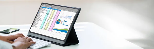 Tabellenkalkulationsdaten Business Work Office Tablet — Stockfoto