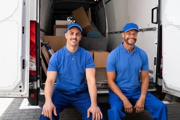 Heureux Déménageurs Avec Van Camion Enlèvement Livraison Meubles — Photo