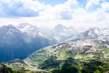 Alp Dağları. Bulutlu Alp Avusturya Dağı