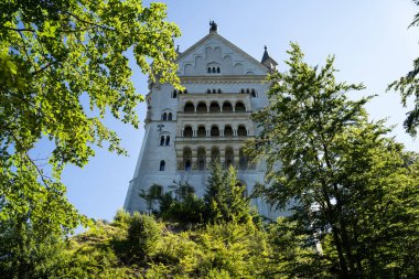 Almanya, Bavyera 'daki Neuschwanstein Kalesi. Ünlü Saray