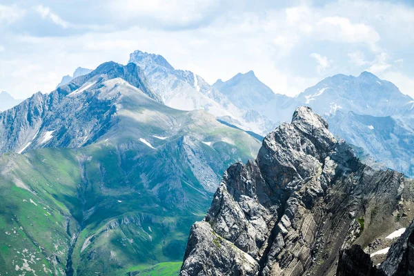 阿尔卑斯山 有云彩的高山奥地利山 — 图库照片