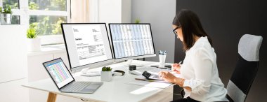 Çevrimiçi Vergiler ve Fatura Bilgisayar ve Hesap Makinesi Kullanımı