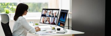Bilgisayarda Video Konferansı İş Dünyası Webinar İzleniyor