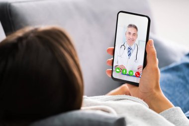 Akıllı Telefonla Doktora Teletıp Video Çağrısı