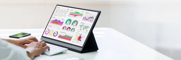 Tablet Computer Financial Business Kpi Advisor Desk — Stock Photo, Image