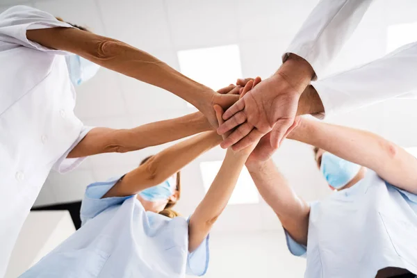 Collaborazione Tra Infermiere Team Medici Assistenza Sanitaria Lavoro Squadra Medico — Foto Stock