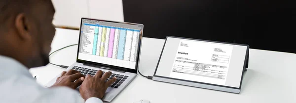 Analise Dados Planilha Laptop Trabalho — Fotografia de Stock