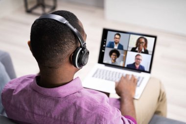 Bilgisayarda Çevrimiçi Video Konferansı Webinar