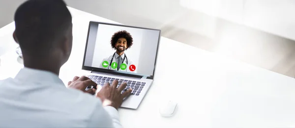 Chat Video Conferencia Con Médico Ordenador Portátil — Foto de Stock