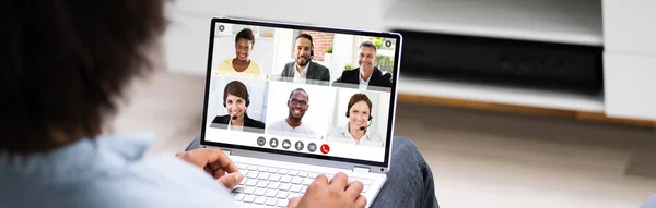 Chamada Videoconferência Afro Americano Usando Computador Para Conferência Line — Fotografia de Stock