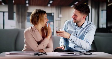 Alkol içmeyi bırak. Bir bardak viskiyi reddet. Hayır de.