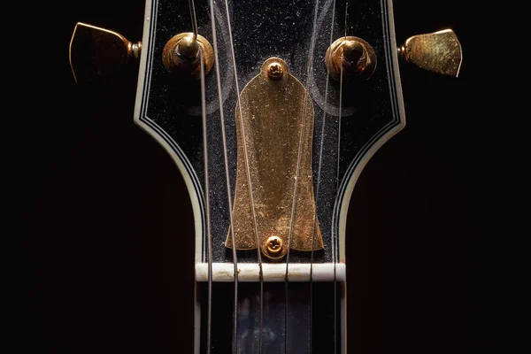 Detalhes Uma Antiga Guitarra Elétrica Empoeirada — Fotografia de Stock