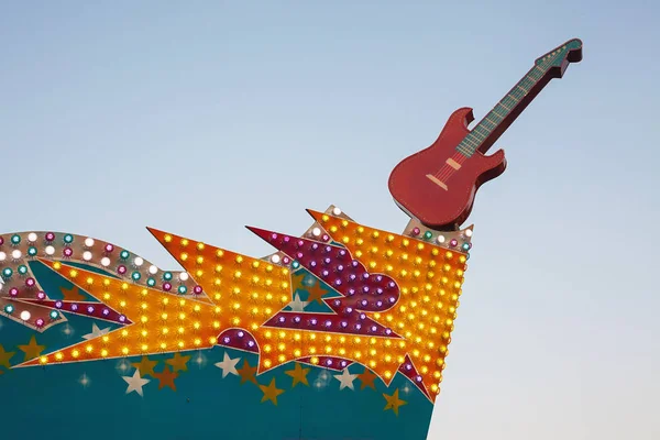 Eğlence Parkı Elektro Gitar Işık Dekor Dekorasyon Ayrıntıları — Stok fotoğraf