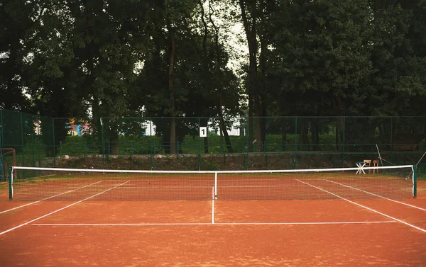 Basit Küçük Tenis Bahçesinde Gündüzleri Ayrıntılarını — Stok fotoğraf