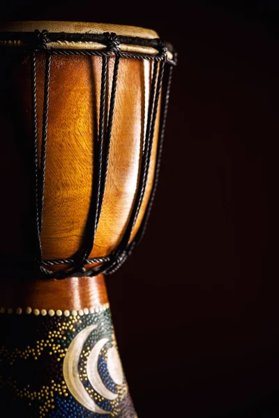 Vista Perto Velho Djembe Madeira Detalhes Cordas Pele Madeira — Fotografia de Stock