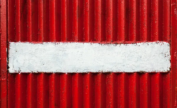 Textura Valla Metal Rojo Acanalada Con Superficie Blanca Centro Vista —  Fotos de Stock