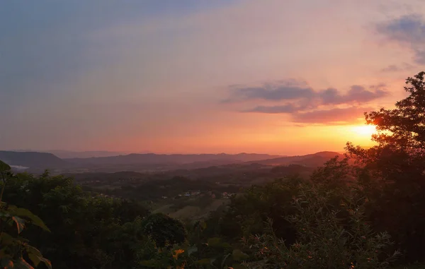 Letní Sezóna Srbsku Barevný Západ Slunce Nad Krásnou Krajinou — Stock fotografie