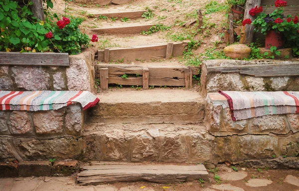 Détails Des Escaliers Pierre Dans Ménage Village Pendant Journée — Photo