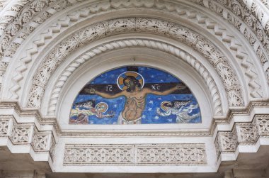 Giriş bir Ortodoks Kilisesi Sırbistan, closeup görünüm stili ve dekor.