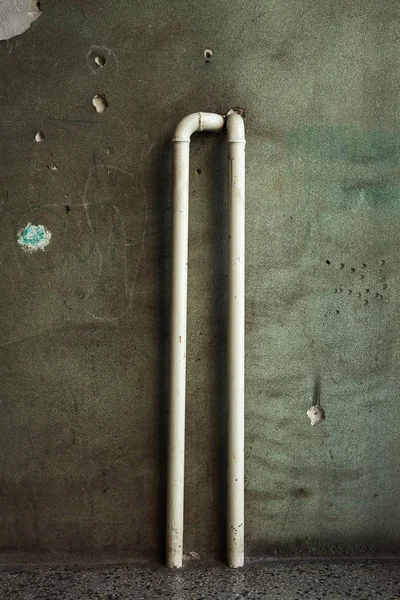 Старые радиаторные трубы — стоковое фото