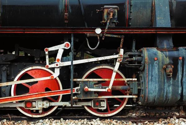 Red Wheels of an Old Locomotive — Stock Photo, Image