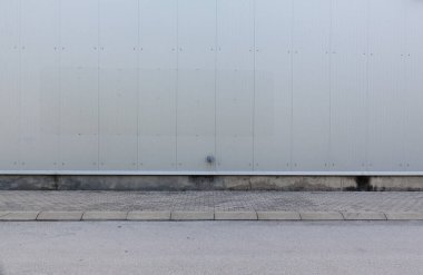 Outdoor Mall Bina Duvarı Özeti 