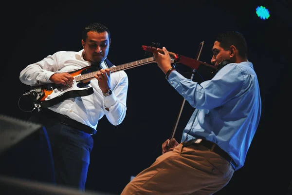 무대에서 모미르와 바코 조바노비치 — 스톡 사진