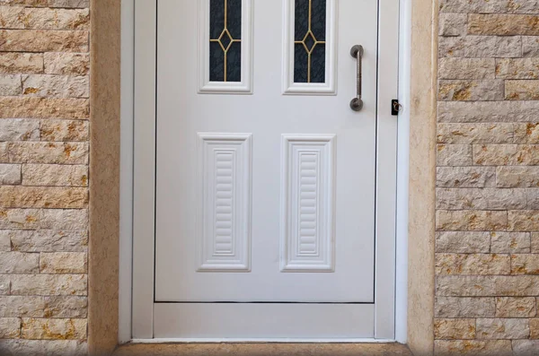 Weiße geschlossene Tür — Stockfoto