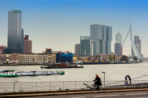 Rotterdam Hollandia 2018 Április Rotterdam Embankment Rotterdam Felhőkarcoló Nieuwe Maas — Stock Fotó