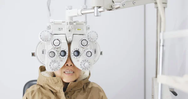 Asian Old Woman Checking Eye — Stock Photo, Image