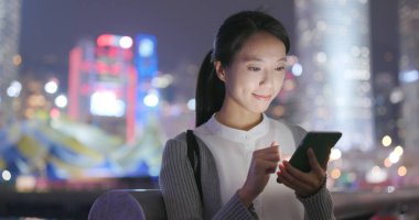 Genç işkadını geceleri istimal hareket eden telefon