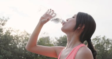 Spor kadın içme suyu