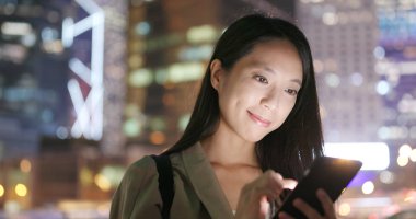 Genç işkadını geceleri istimal hareket eden telefon