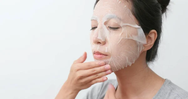 Woman Apply Mask Face — Stock Photo, Image