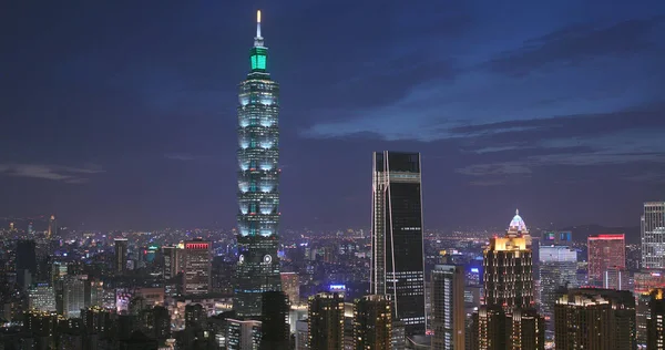 Taipei city, Tayvan - 10 Mayıs, 2018: Timelapse Taipei geceleri
