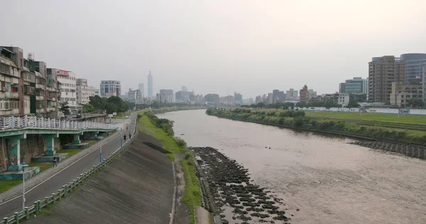 Taipéi Taiwán Mayo 2018 Ciudad Taipéi Junto Río Bajo Contaminación — Foto de Stock